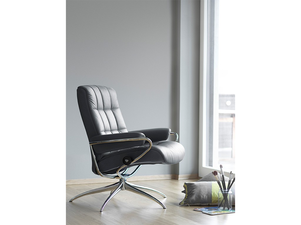 Entdecke den Stressless® London Relaxsessel: klassisches Design, ergonomischer Komfort & individuelle Anpassung. Jetzt im Einrichtungszentrum Konken testen!