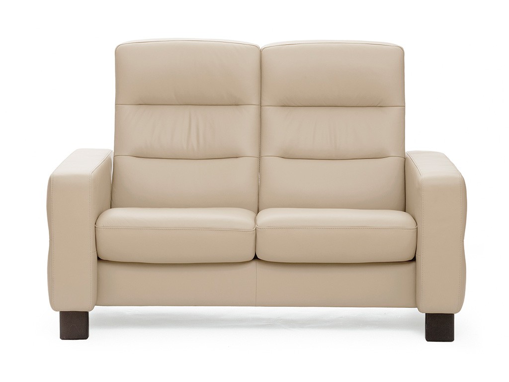 Entdecke das Stressless® Wave Sofa mit innovativer Komforttechnologie. Wähle zwischen Sessel, 2- oder 3-Sitzer, niedriger oder hoher Rückenlehne. Perfekt ergonomisch, flexibel und stilvoll.