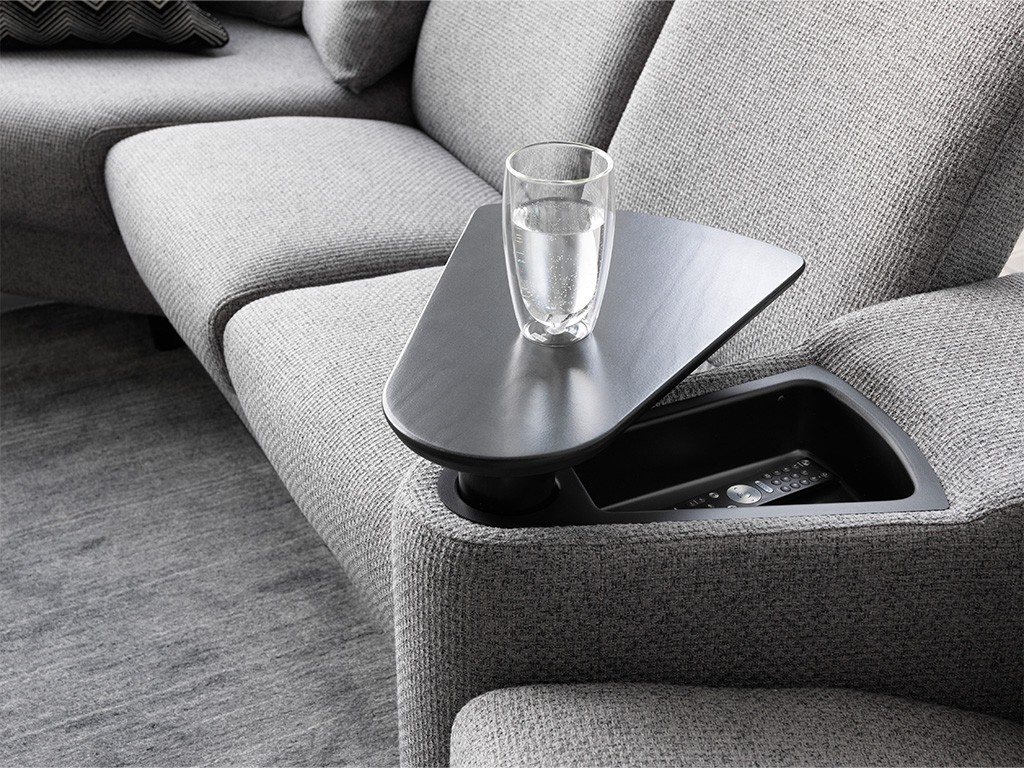 Stressless® Arion 19 A10 Sofa mit großzügigen Proportionen, hoher Rückenlehne, individuell verstellbaren Sitzen und Kopfstützen. Modular, elegant und komfortabel. Stressless® Arion 19 A20 bietet klares Design, bequeme Polster, hohe Rückenlehne mit ve