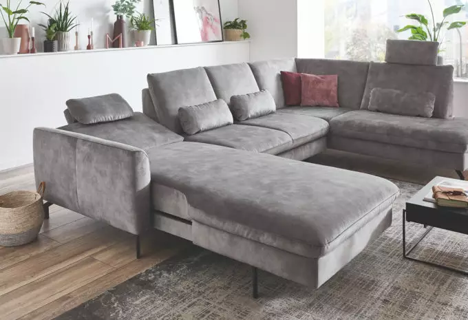 Graues Sofa, weißer Hintergrund
